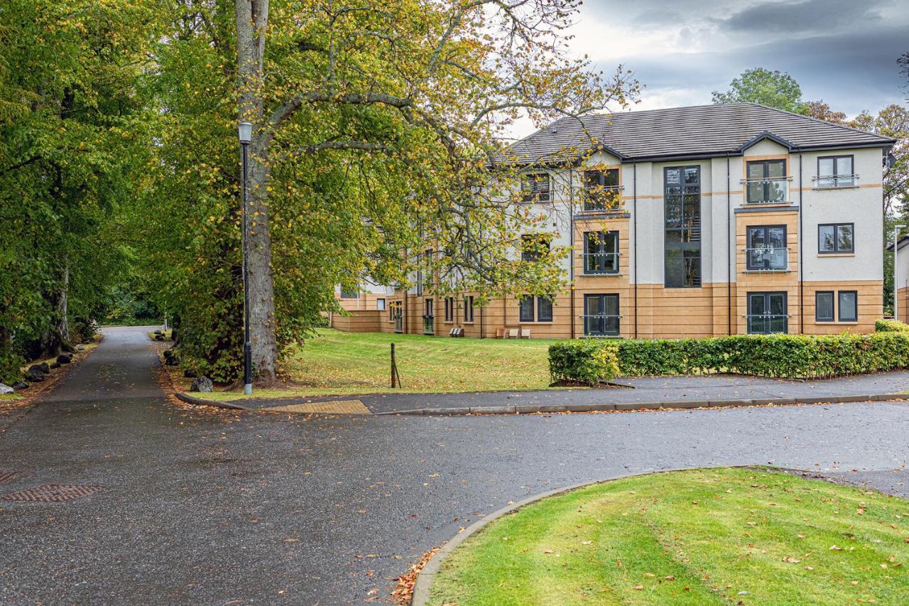 Hedgefield House - Serene Top Floor Flat Инвернес Екстериор снимка